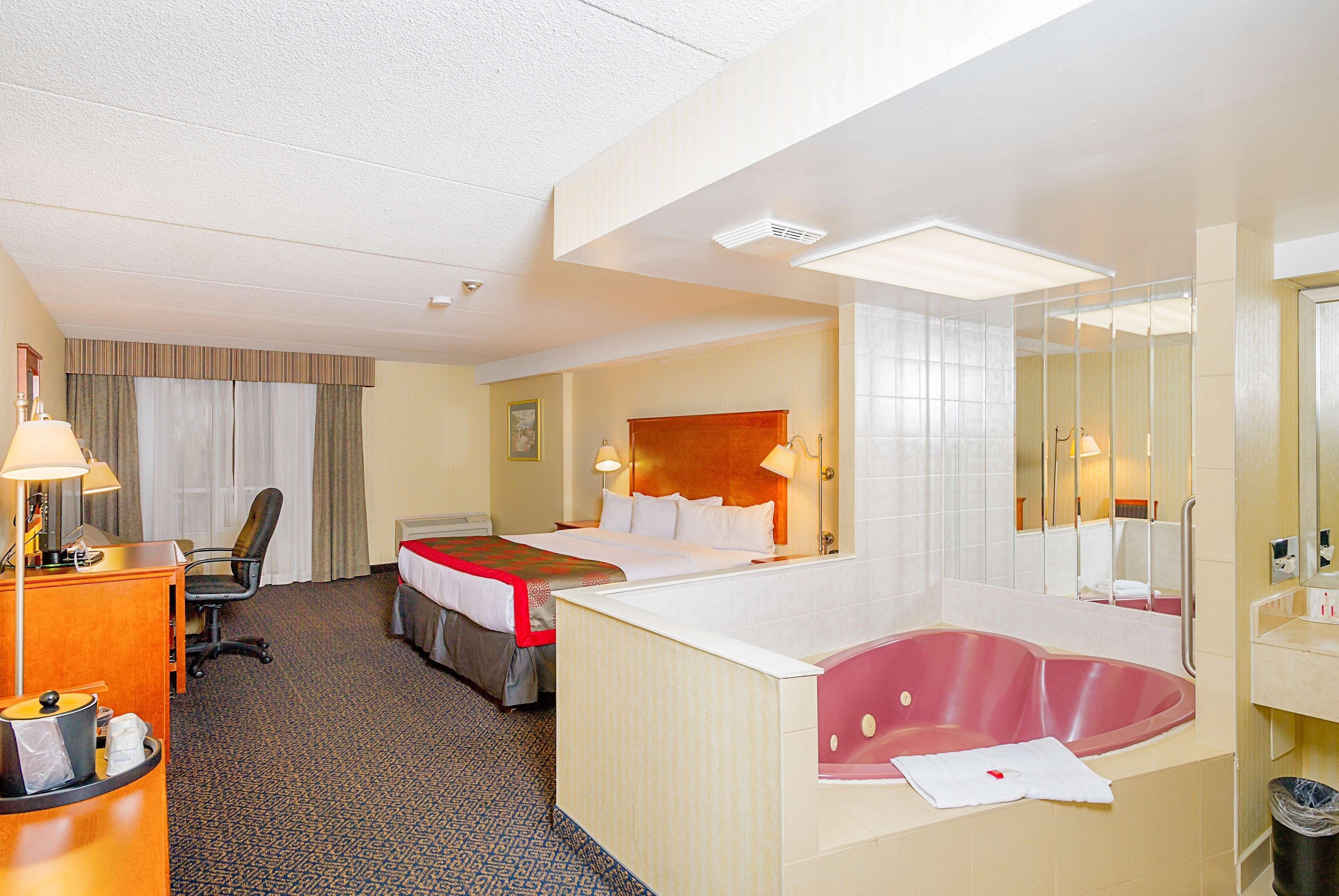 Ramada By Wyndham Niagara Falls By The River Ngoại thất bức ảnh