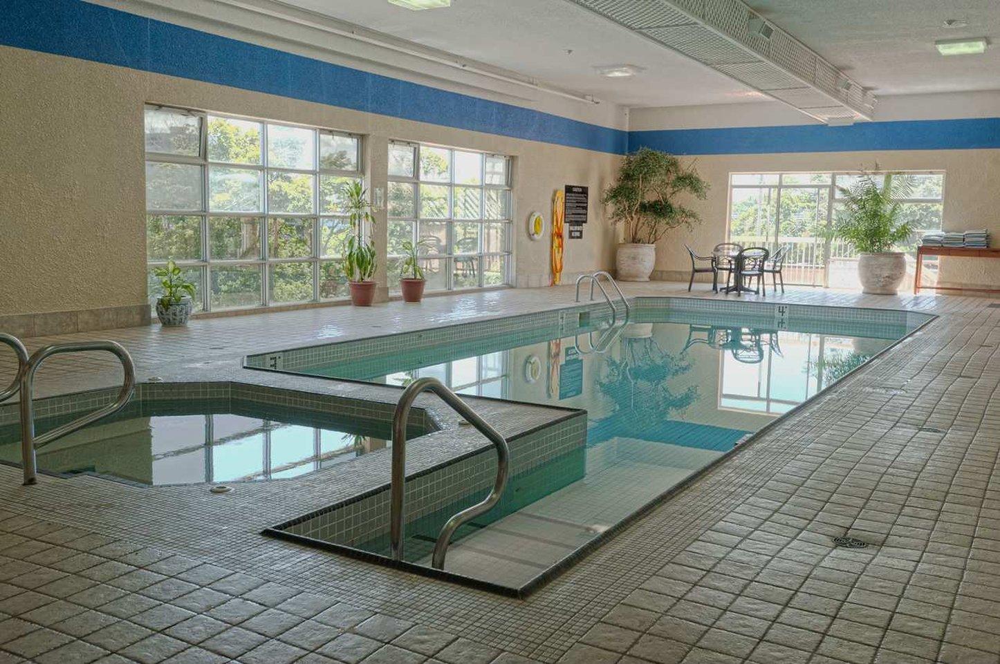 Ramada By Wyndham Niagara Falls By The River Ngoại thất bức ảnh